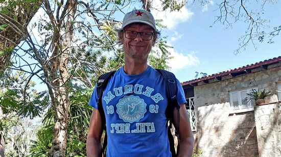 Hab mal mein Bild gespiegelt... Tja mein T-Shirt Aufdruck sagt wohl alles