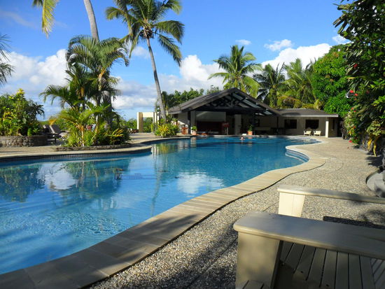 Hallo Baby! Poolbar im Wasser! 