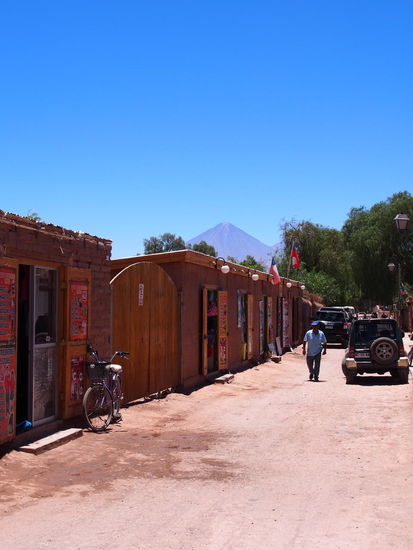 San Pedro de Atacama mit dem Vulkan Lincancabur im Hintergrund
