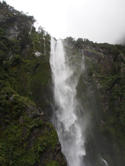 Wasserfall am Milford Sound