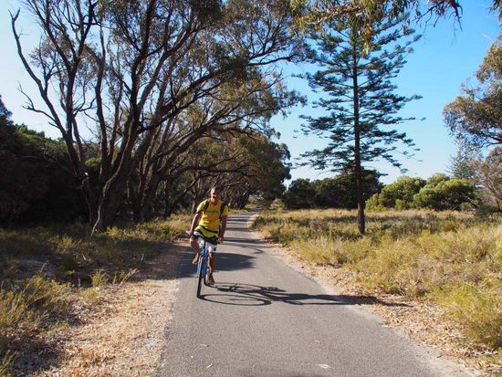 Pädi fährt Velo... Ein seltenes Bild...  