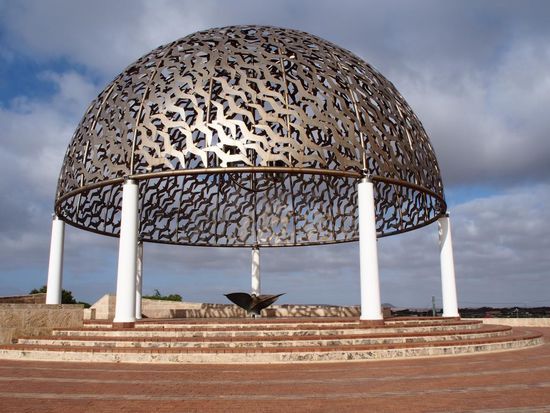HMAS Sydney War Memorial in Geraldton