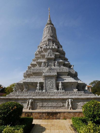 Stupa auf dem Gelände des Königspalast