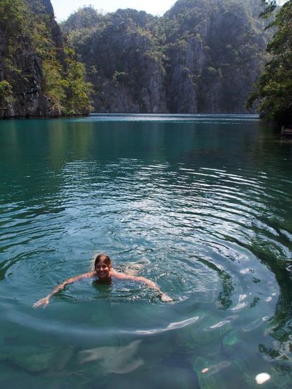 Baden im Lake Cayangan