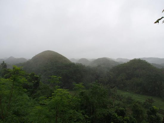 Chocolate Hills im Regen...