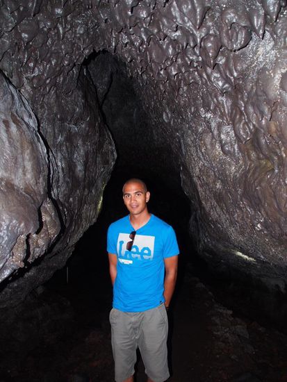 Wanderung durch eine Lavahöhle