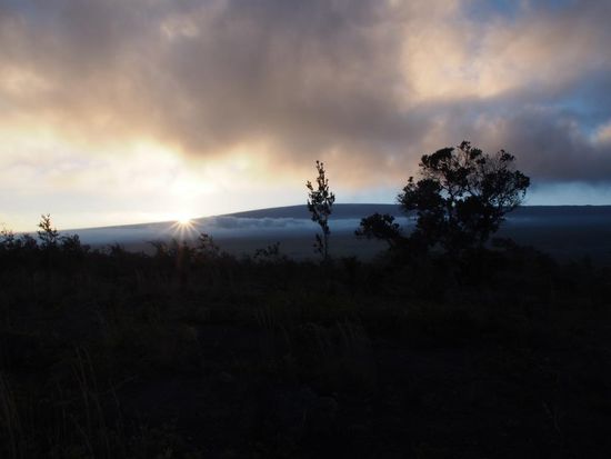 Sonnenuntergang hinter dem Mauna Loa
