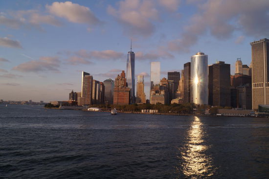 Blick auf Manhattan von der Staten Island Ferry aus