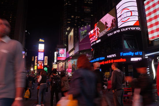 der Times Square bei Nacht