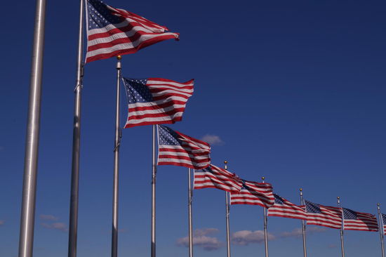 Flaggenkreis am Washington Monument