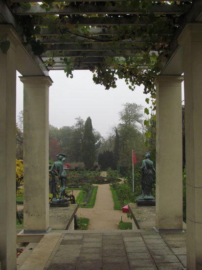 mit Blick in den Garten
