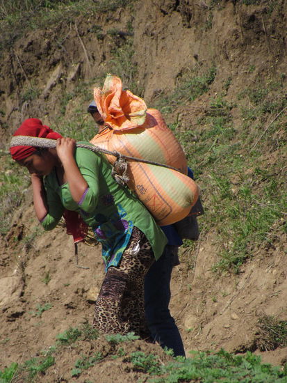 ab hier geht es nur noch zu Fuß weiter