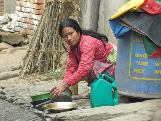 Abwasch auf der Straße