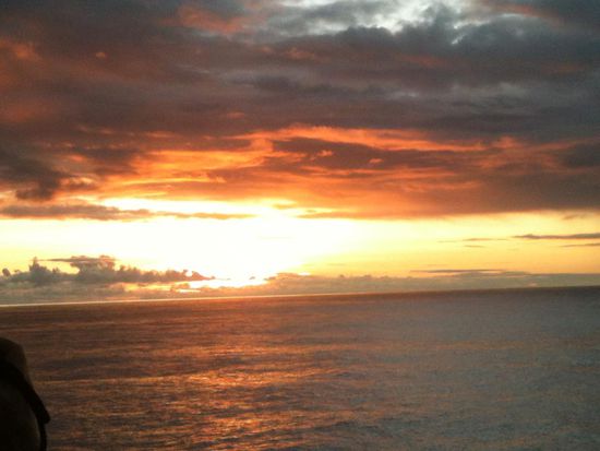 Wir verabschieden uns im Sonnenuntergang von der Inselwelt