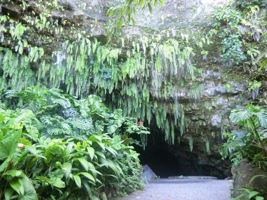 Eingang zur Höhle Grotte des Maraa