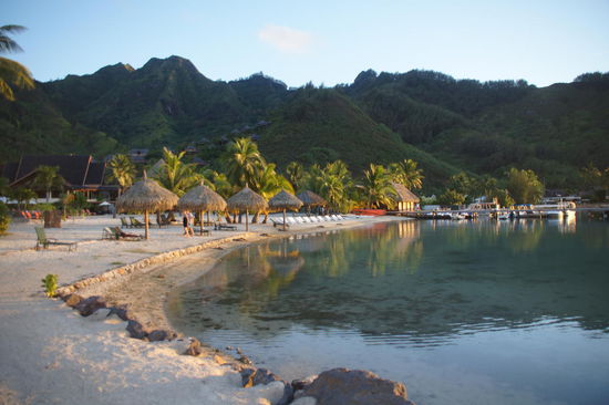 Der Hotelstrand des Intercontinental Moorea
