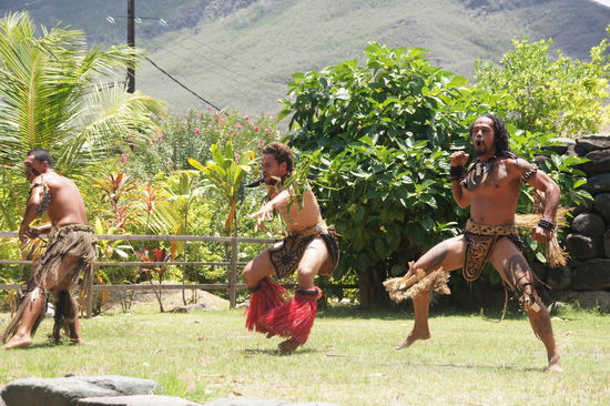ein wilder Tanz am PaePae (Festplatz)