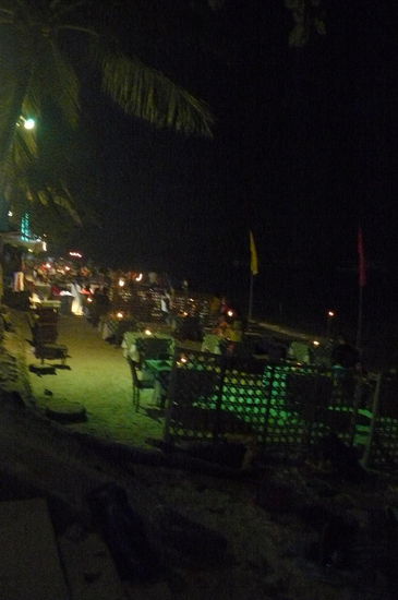 Dinner am Alona Beach