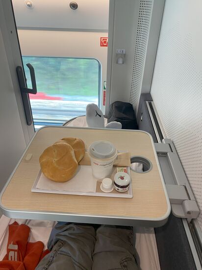 Frühstück in der Kabine