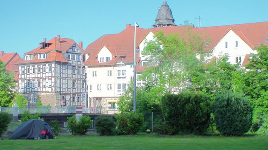 ...Zelt steht direkt in Hann.Münden 