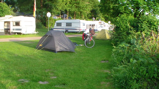 ...Zelt steht in NRW