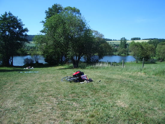 spontanes Bad im See