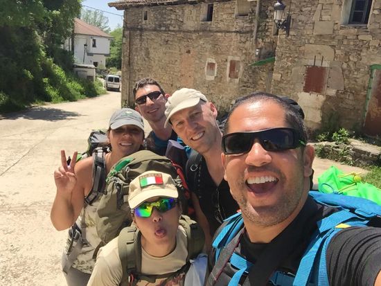 unterwegs im Fünfer Pack! Nilton, Maria, Frau aus Kalifornien und Alessandro