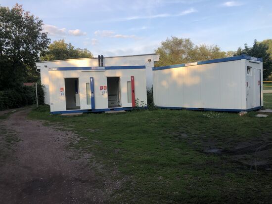 Im Waschhäuschen konnte ich auch endlich mal meine Klamotten waschen. Am morgigen Tag sollte es recht warm werden, so dass die Wäsche auch endlich trocknen würde.