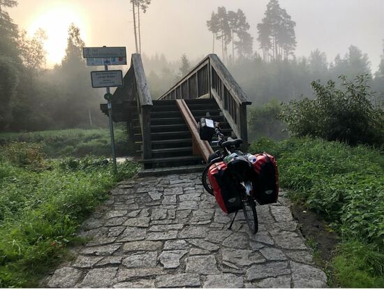 Es ging durch eine märchenhafte Landschaft im Hochnebel.