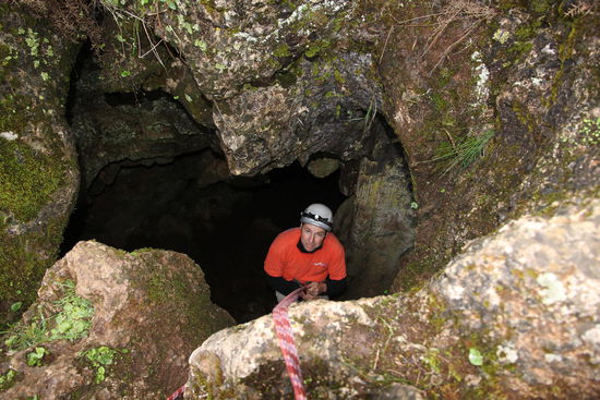 Der Einstieg in die Höhle - groß war er nicht.
