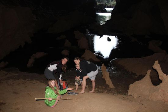 Schuhe an, Schuhe aus. Rauf und runter. Wir hatten viel Spaß dabei.