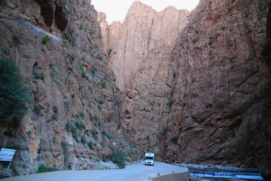 Die Schlucht ist wirklich bemerkenswert. Man kommt sich plötzlich sehr klein vor. In der Schlucht kann man übrigens auch hervorragend klettern.