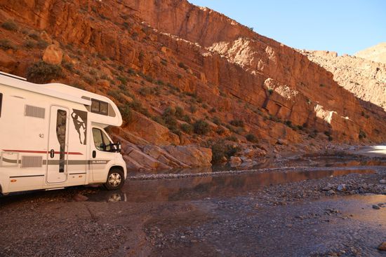 Manchmal kamen wir an Stellen, wo wir die asphaltierten Straßen verlassen mussten und einen kleinen Umweg nehmen mussten.