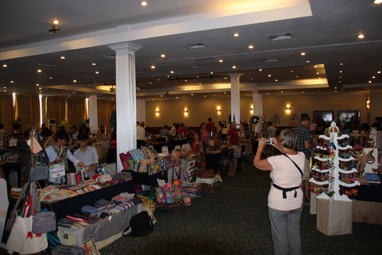 Weihnachtsbasar im Hotel Cambodiana