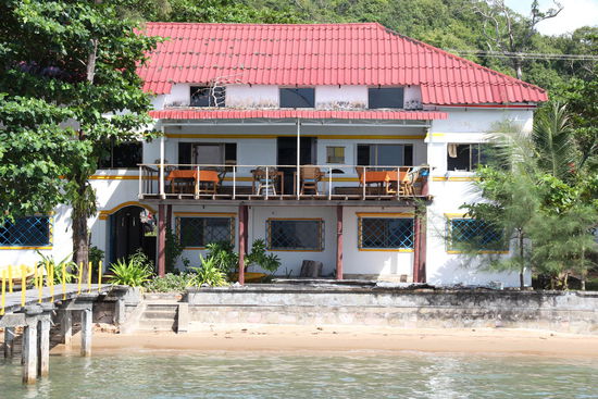 Sicht von der Plattform auf Ream Beach Guesthouse