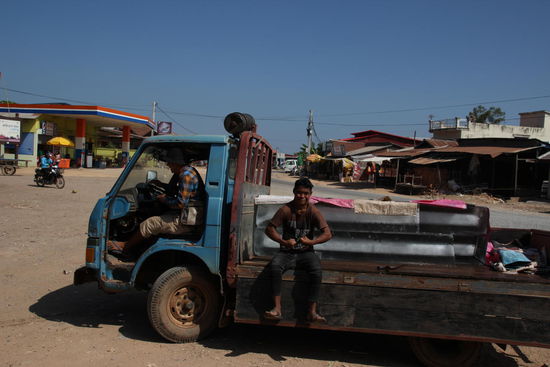 Kein Kühlschrank in vielen Häusern, deshalb wird Stangeneis ausgefahren