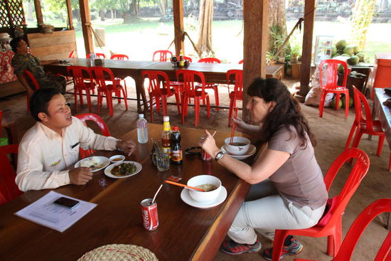 Links ist unser Guide Yan