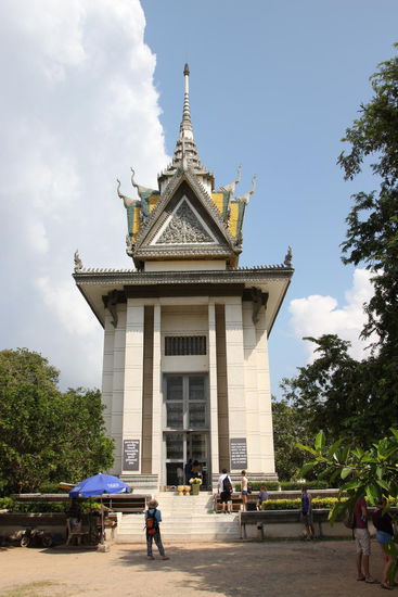 Mahnmal "Gläserner Stupa"