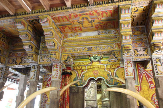 Vorhof der Trommler zum Start der Puja