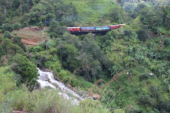 Bimmelbahn Richtung Kandy
