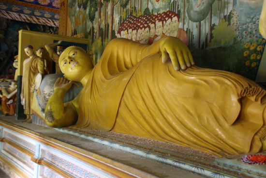 Liegender Buddha