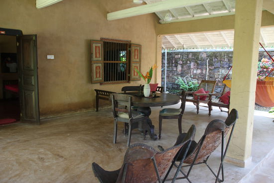 Riesige überdachte Terasse