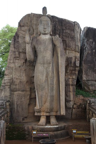 Aukanabuddha aus einem Felsen behauen. 14 Meter hoch