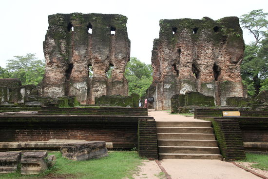 Polonnawura; Royal Palace
