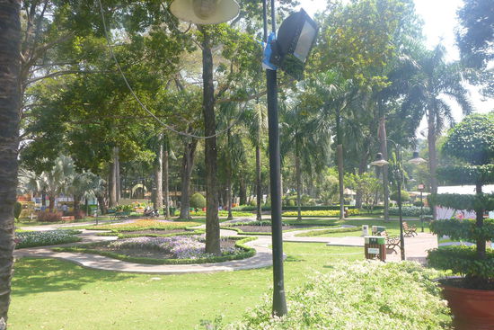 Blick in den geschlossenen Park