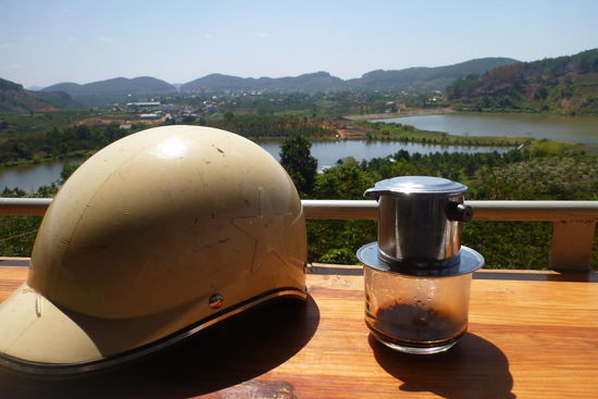 Wiesel Kaffee mit Blick auf das Hochland Vietnams
