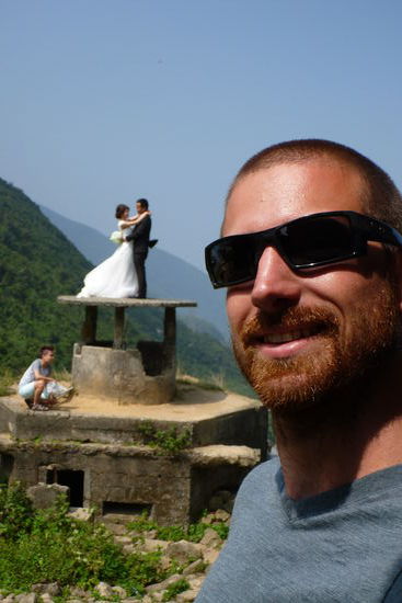 Auf dem Gipfel werden gerne Bilder von frisch Verheirateten vor der traumhaften Kulisse gemacht...da quetsche ich mich doch gerade mal rein 