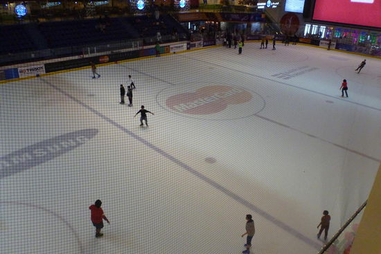 Eisbahn in der Dubai Mall