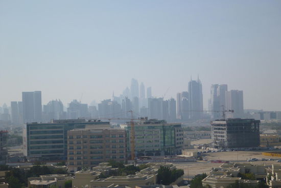 Blick vom Hoteldach mit Pool