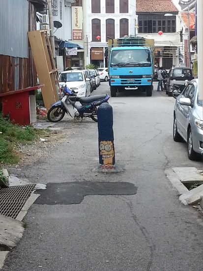 Marge Simpson als Poller 